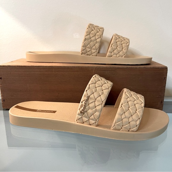 Ipanema pool shoes/ slides beige - Picture 2 of 5